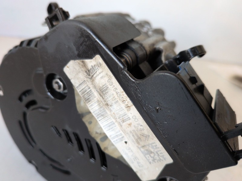 Recambio de alternador para peugeot 308 sw bhz referencia OEM IAM 9815455980  