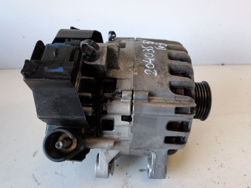 Recambio de alternador para peugeot 308 sw bhz referencia OEM IAM 9815455980  
