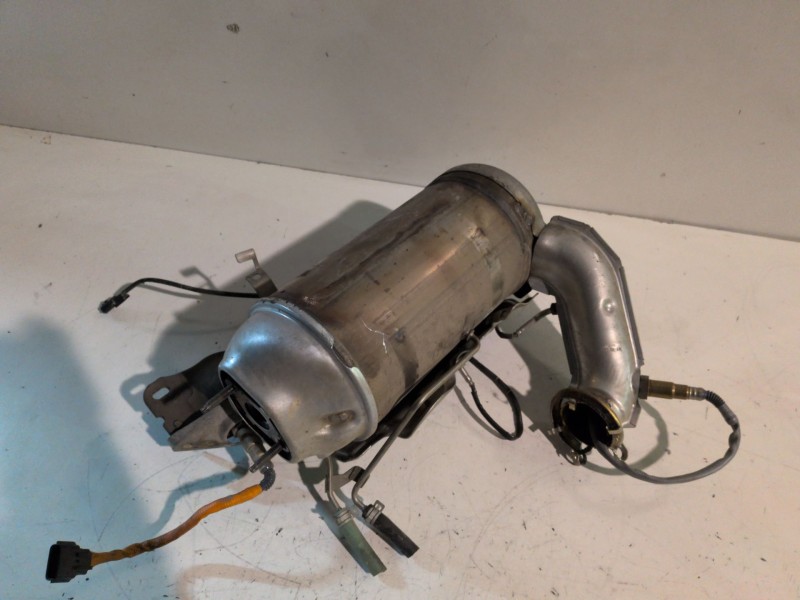 Recambio de catalizador para renault clio iv k9k638 referencia OEM IAM 208A04643R  