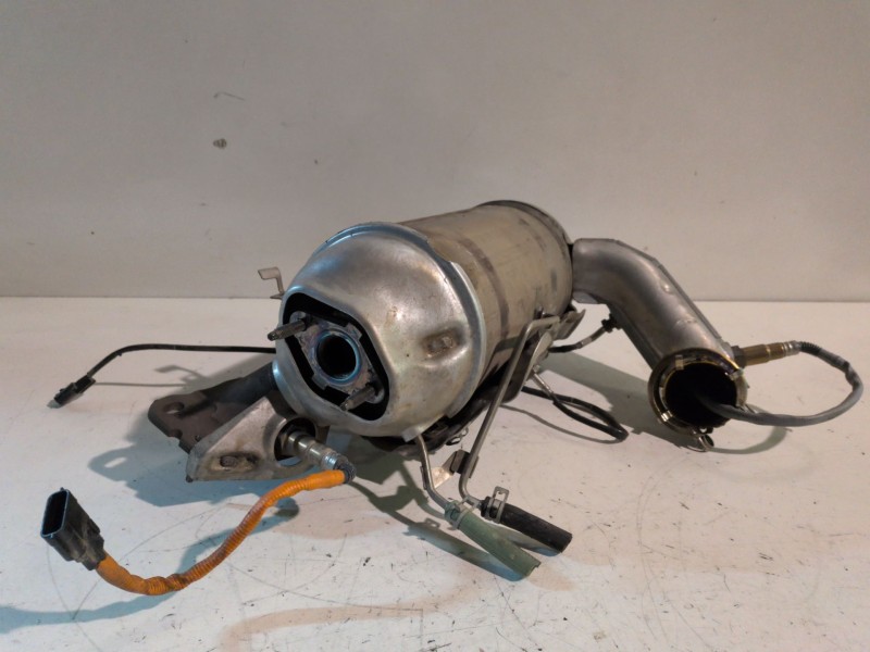 Recambio de catalizador para renault clio iv k9k638 referencia OEM IAM 208A04643R  