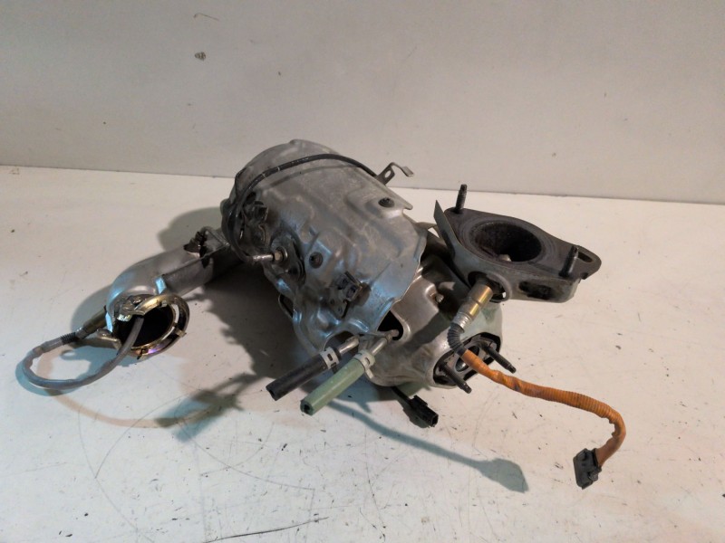 Recambio de catalizador para renault clio iv k9k638 referencia OEM IAM 208A04643R  