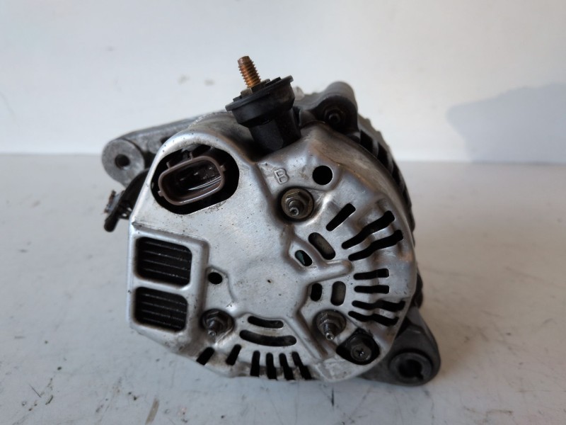 Recambio de alternador para toyota yaris (ncp1/nlp1/scp1) 1szfe referencia OEM IAM 2706023010  