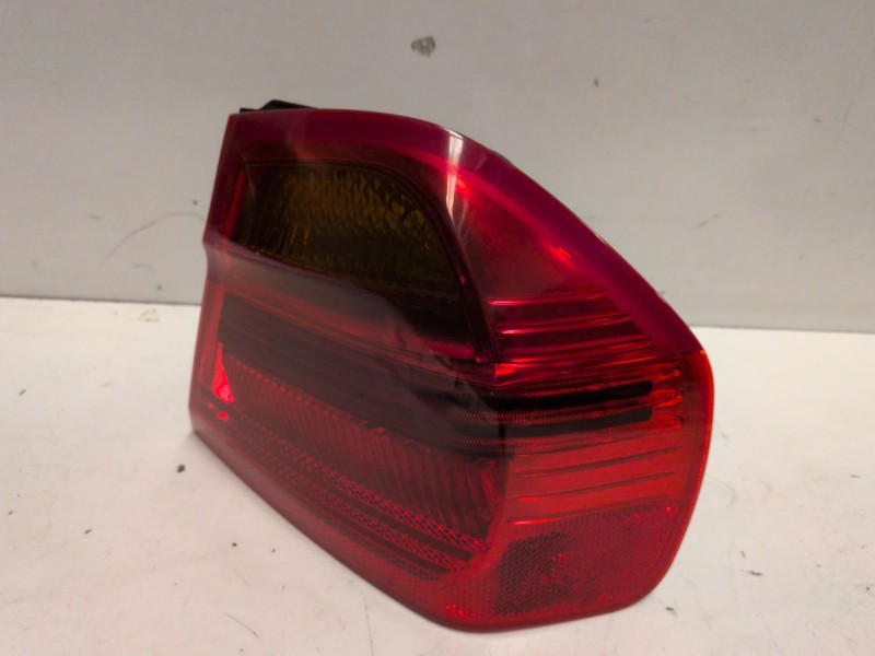 Recambio de piloto trasero derecho para bmw serie 3 berlina (e90) n46b20b referencia OEM IAM 6937458  