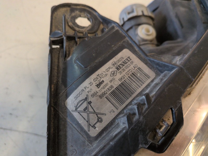 Recambio de faro izquierdo para renault laguna iii berlina m9r742 referencia OEM IAM 260600035R  