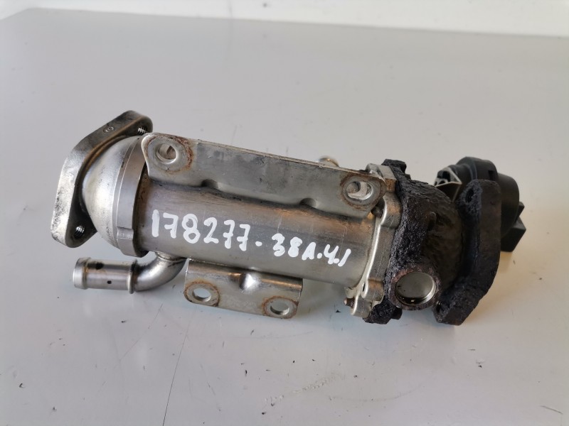 Recambio de enfriador egr para renault trafic ii furgón m9r786 referencia OEM IAM 8200873678  