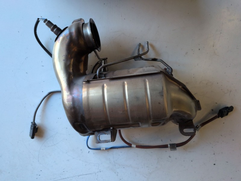 Recambio de catalizador para renault megane iv berlina 5p h5hb470 referencia OEM IAM 208A07291RG  