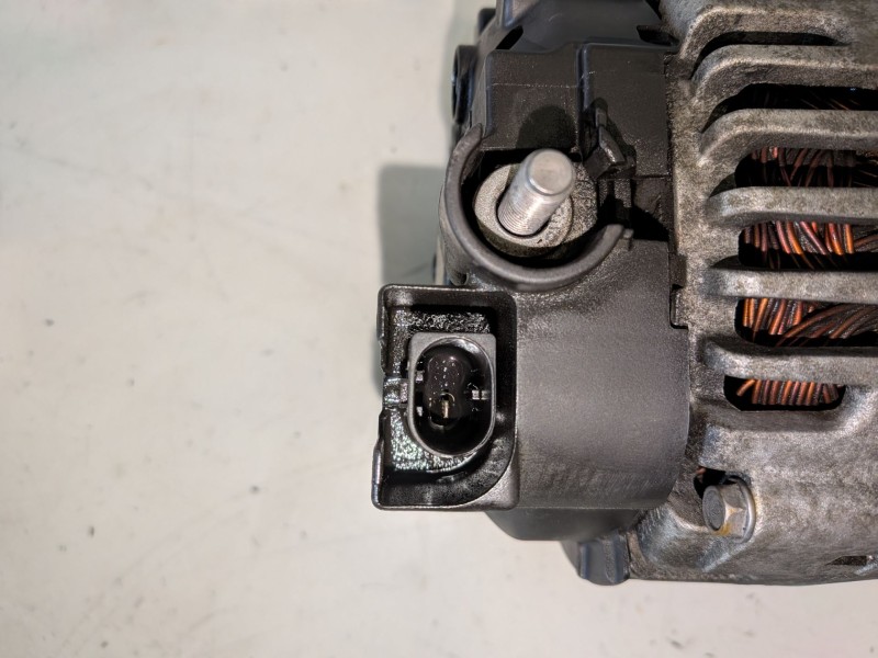 Recambio de alternador para mercedes-benz clase b (bm 245) 640940 referencia OEM IAM A6401540502  