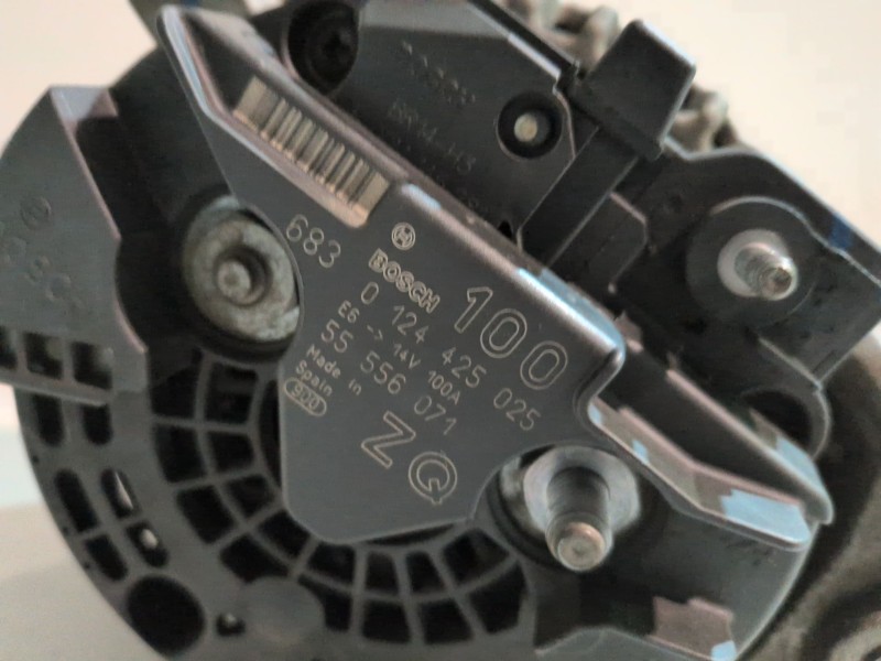 Recambio de alternador para opel astra h berlina z18xe referencia OEM IAM 0124425025  