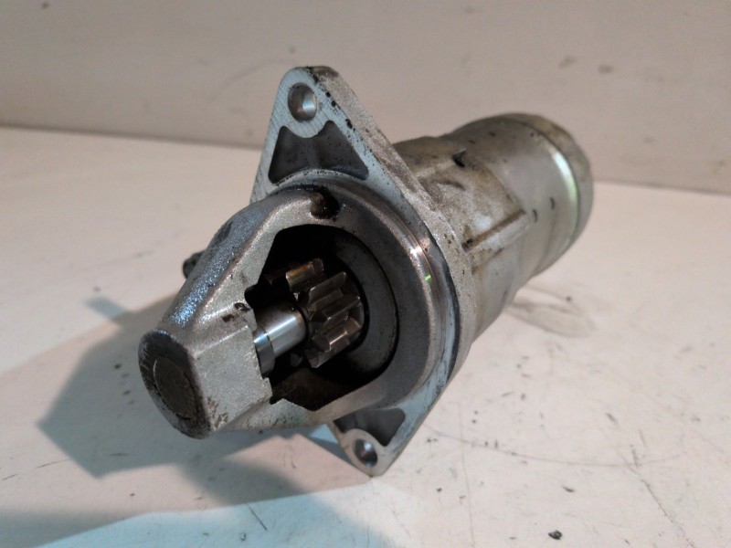 Recambio de motor arranque para opel astra h berlina z18xe referencia OEM IAM 55556130  
