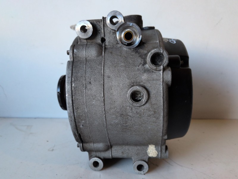 Recambio de alternador para mercedes-benz clase c (bm 203) berlina 611962 referencia OEM IAM A0001501750  