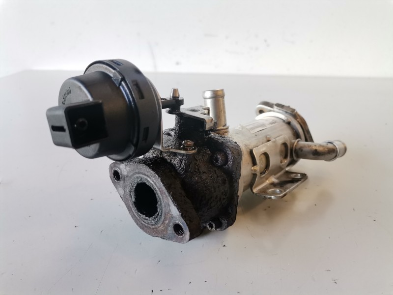 Recambio de enfriador egr para renault trafic ii furgón m9r786 referencia OEM IAM 8200873678  