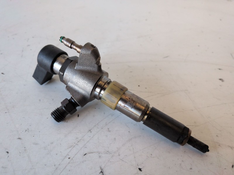 Recambio de inyector para ford c-max (cb7) t3da referencia OEM IAM 9674973080  