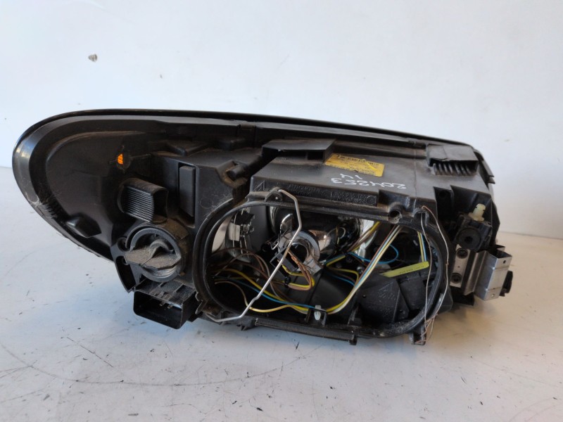 Recambio de faro izquierdo para volvo c30 d4164t referencia OEM IAM 0301232201  