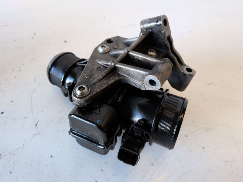 Recambio de caja mariposa para peugeot 207 9hx referencia OEM IAM 9660030380  