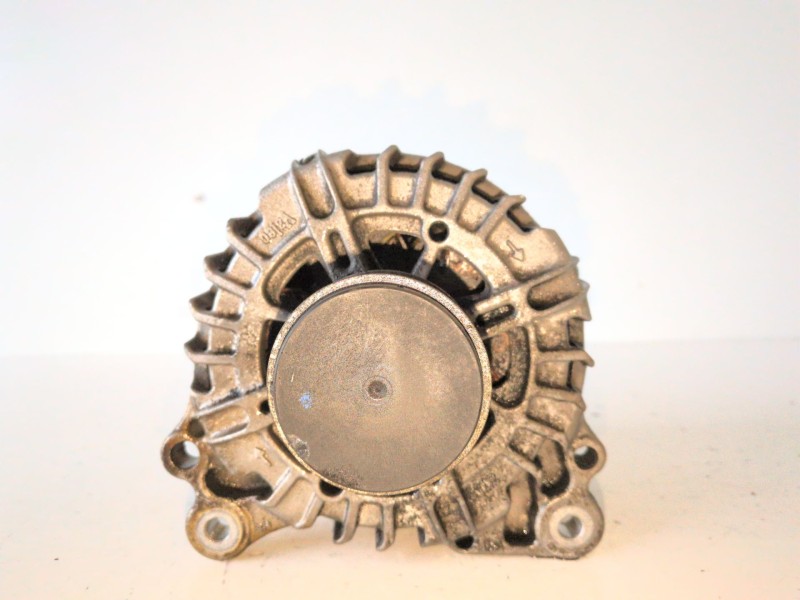 Recambio de alternador para audi a3 sportback (8pa) cffb referencia OEM IAM 03L903023A  