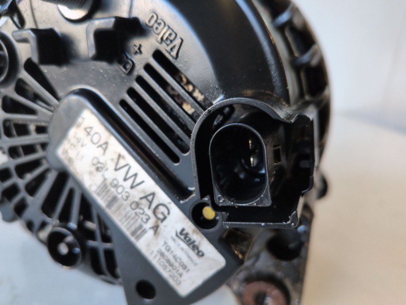 Recambio de alternador para audi a3 sportback (8pa) cffb referencia OEM IAM 03L903023A  