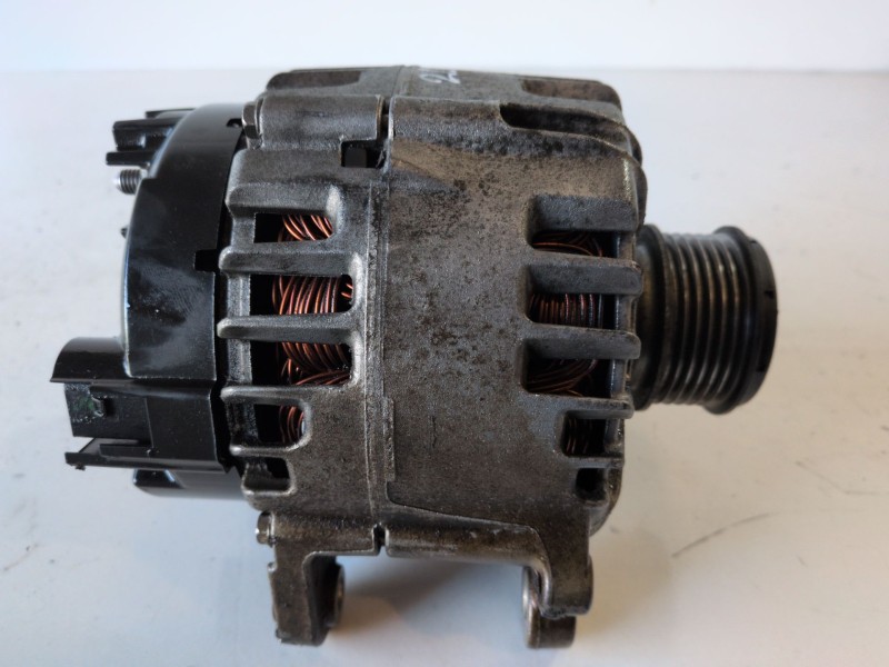 Recambio de alternador para audi a3 sportback (8pa) cffb referencia OEM IAM 03L903023A  