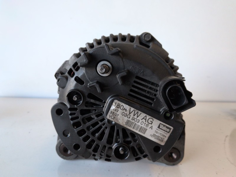 Recambio de alternador para audi a6 berlina (4f2) bre referencia OEM IAM 03G903016A  