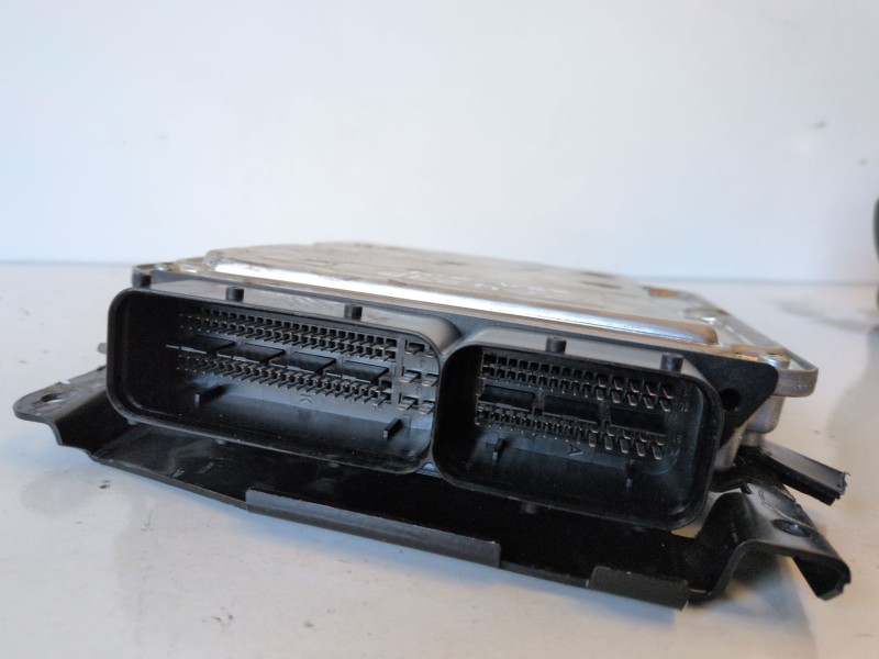 Recambio de centralita motor uce para audi a6 berlina (4f2) bre referencia OEM IAM 03G906016MF  