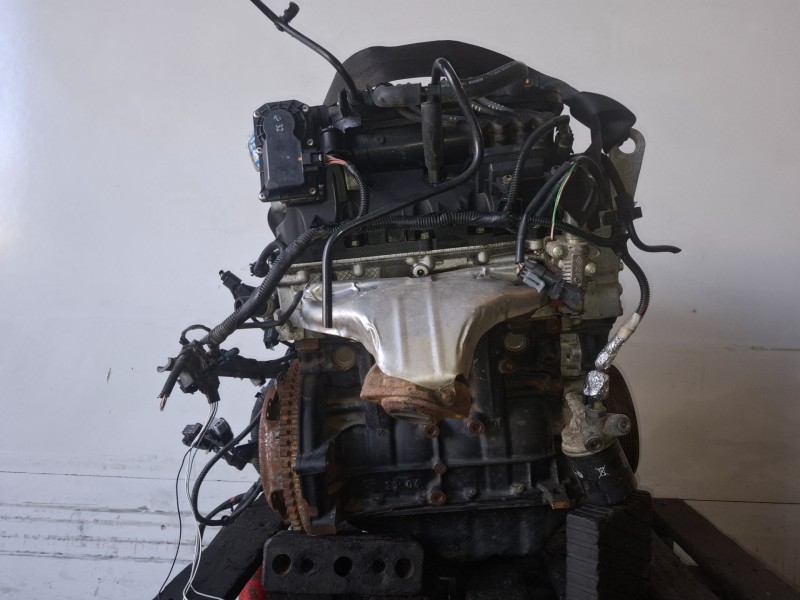 Recambio de motor completo para renault twingo ii d4f770 referencia OEM IAM D4F770  