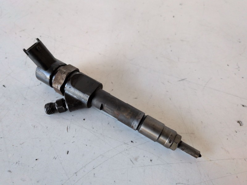 Recambio de inyector para renault kangoo i (f/kc0) f9q790 referencia OEM IAM 0445110109B  