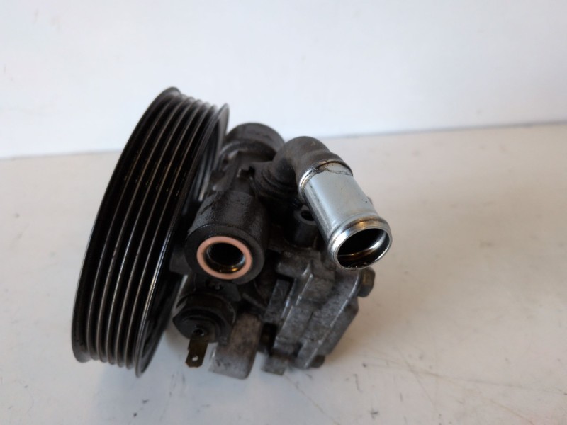 Recambio de bomba direccion para mazda 3 berlina (bk) z6 referencia OEM IAM   