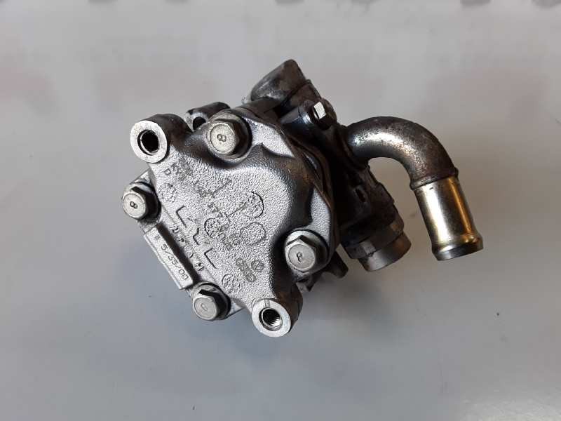 Recambio de bomba direccion para volkswagen passat variant (3b6) avb referencia OEM IAM 8D0145177A  