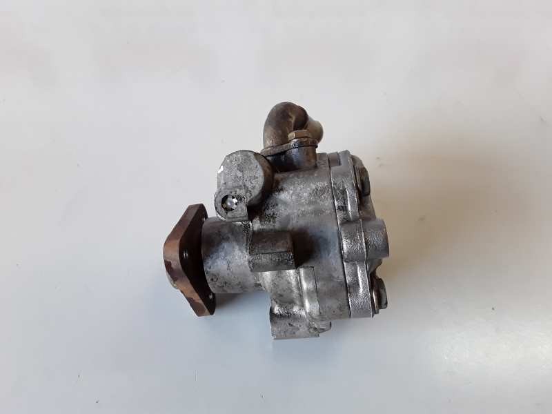 Recambio de bomba direccion para volkswagen passat variant (3b6) avb referencia OEM IAM 8D0145177A  