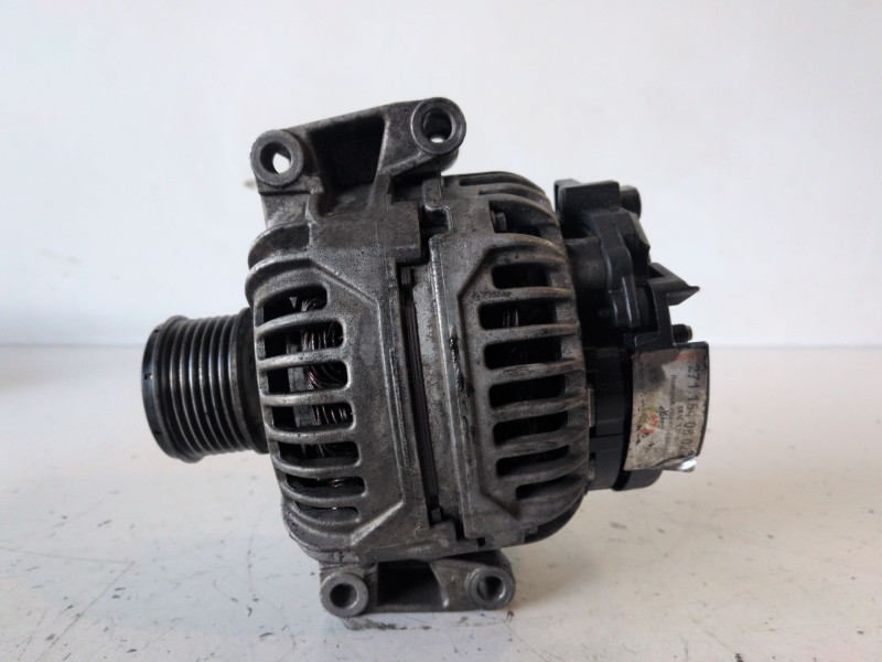 Recambio de alternador para mercedes-benz clase c (bm 203) berlina 271946 referencia OEM IAM 27115408028  