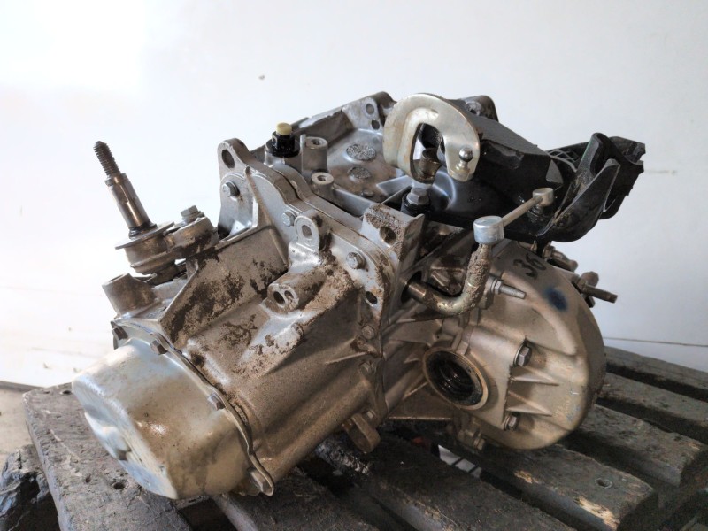 Recambio de caja cambios para citroen berlingo combi 9h06 referencia OEM IAM 20DP33  