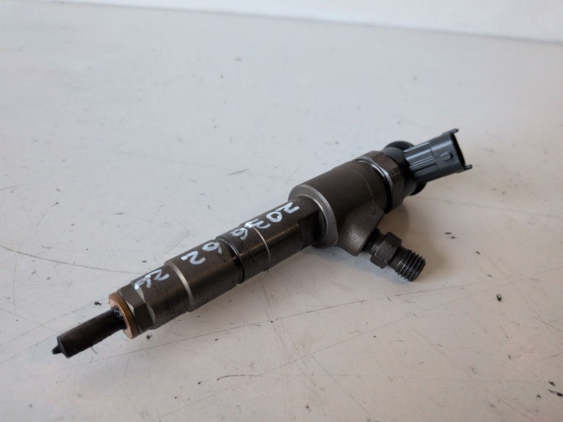 Recambio de inyector para citroen berlingo combi 9h06 referencia OEM IAM 0445110340  