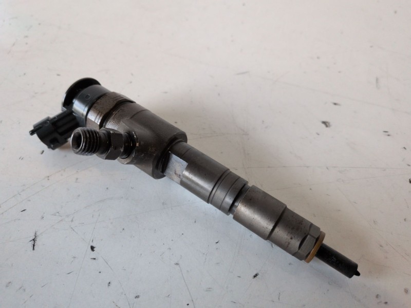 Recambio de inyector para citroen berlingo combi 9h06 referencia OEM IAM 0445110340  