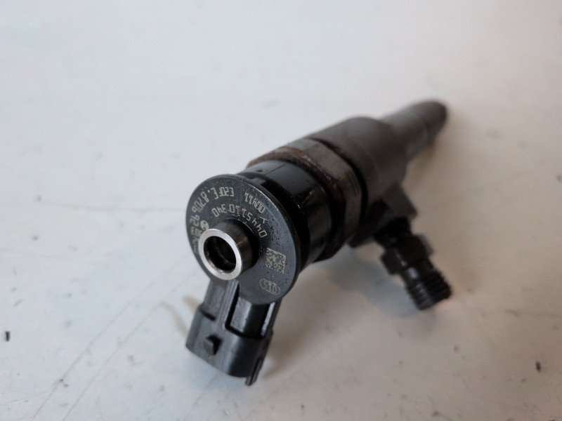 Recambio de inyector para citroen berlingo combi 9h06 referencia OEM IAM 0445110340  