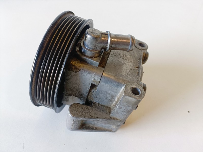 Recambio de bomba direccion para ford focus berlina (cak) fydb referencia OEM IAM   