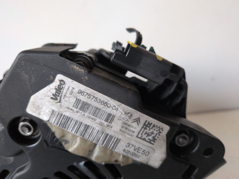 Recambio de alternador para peugeot 208 9hp referencia OEM IAM 967575368004  
