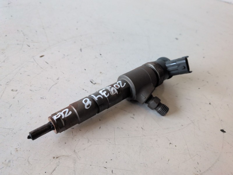 Recambio de inyector para peugeot 208 9hp referencia OEM IAM 0445110340  