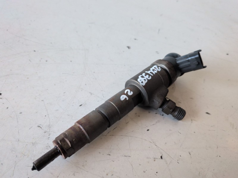 Recambio de inyector para peugeot 208 9hp referencia OEM IAM 0445110340  