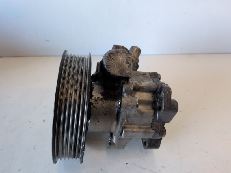 Recambio de bomba direccion para audi a6 berlina (4f2) bre referencia OEM IAM 4F0145155P  