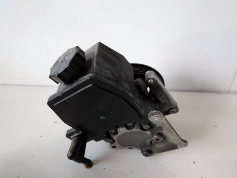 Recambio de bomba direccion para mercedes-benz clase c (bm 202) berlina 111920 referencia OEM IAM A0024663001  
