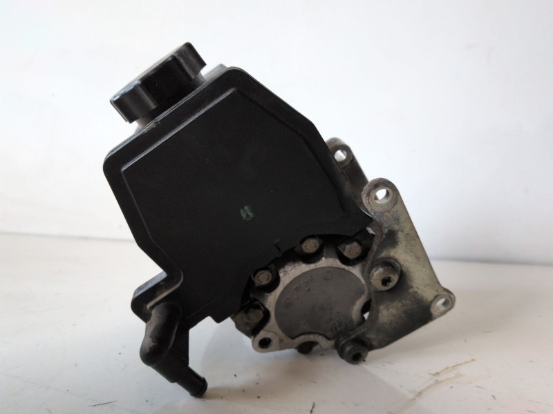 Recambio de bomba direccion para mercedes-benz clase c (bm 202) berlina 111920 referencia OEM IAM A0024663001  