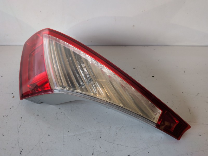 Recambio de piloto trasero derecho para renault megane iii berlina 5p k9k834 referencia OEM IAM 265500009R  