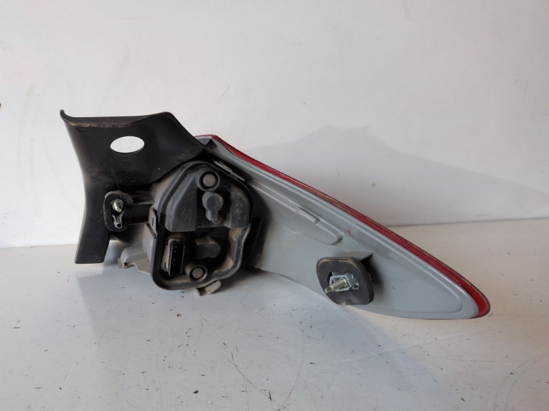 Recambio de piloto trasero izquierdo para renault megane iii berlina 5p k9k834 referencia OEM IAM 265550007R  