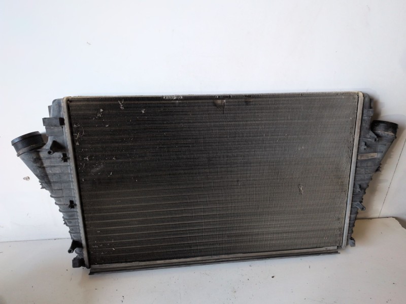 Recambio de intercooler para opel vectra c berlina z19dt referencia OEM IAM 13205149  