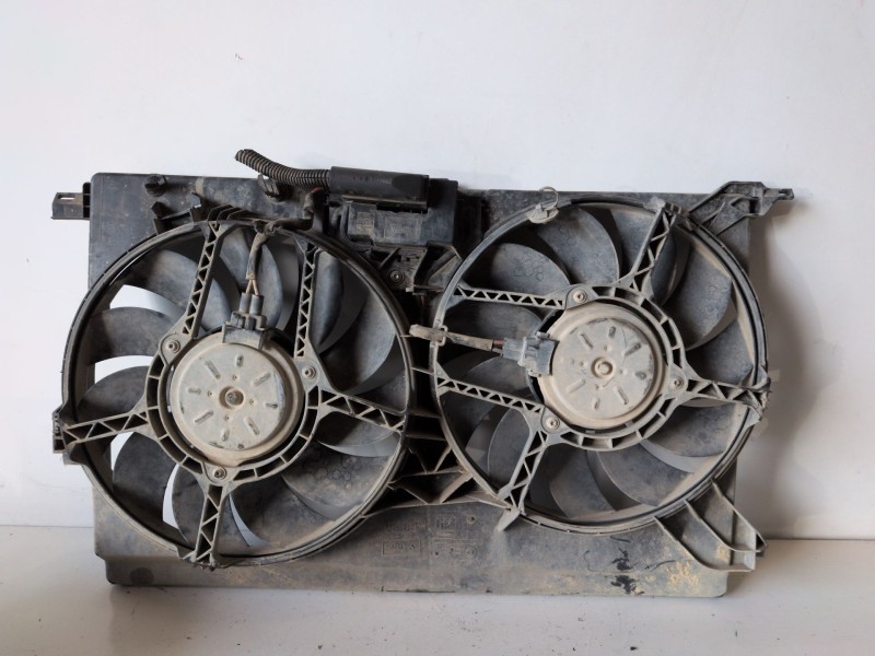 Recambio de electroventilador para opel vectra c berlina z19dt referencia OEM IAM 13196481  