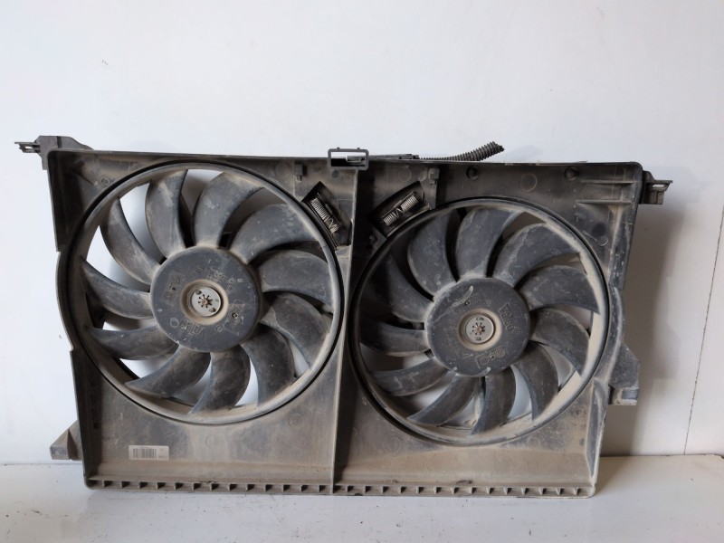 Recambio de electroventilador para opel vectra c berlina z19dt referencia OEM IAM 13196481  