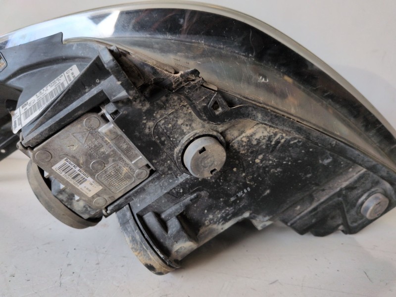 Recambio de faro derecho para opel vectra c berlina z19dt referencia OEM IAM 13170929  