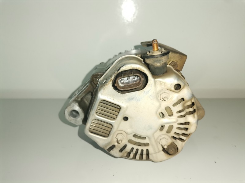 Recambio de alternador para toyota land cruiser (j9) 1kzte referencia OEM IAM 2706067110  