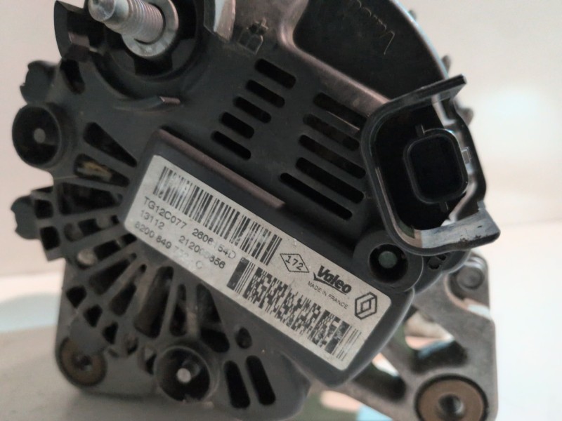 Recambio de alternador para renault megane iii berlina 5p h5f400 referencia OEM IAM 8200849752C  