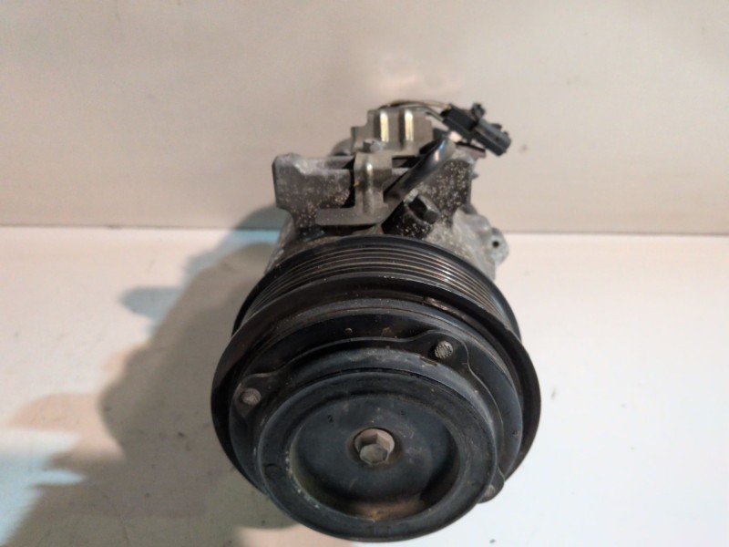 Recambio de compresor aire acondicionado para renault megane iii berlina 5p h5f400 referencia OEM IAM 926005211R  