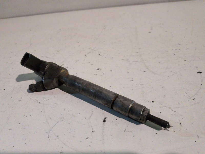 Recambio de inyector para mercedes-benz vito furgón (638) 611980 referencia OEM IAM 0445110012  